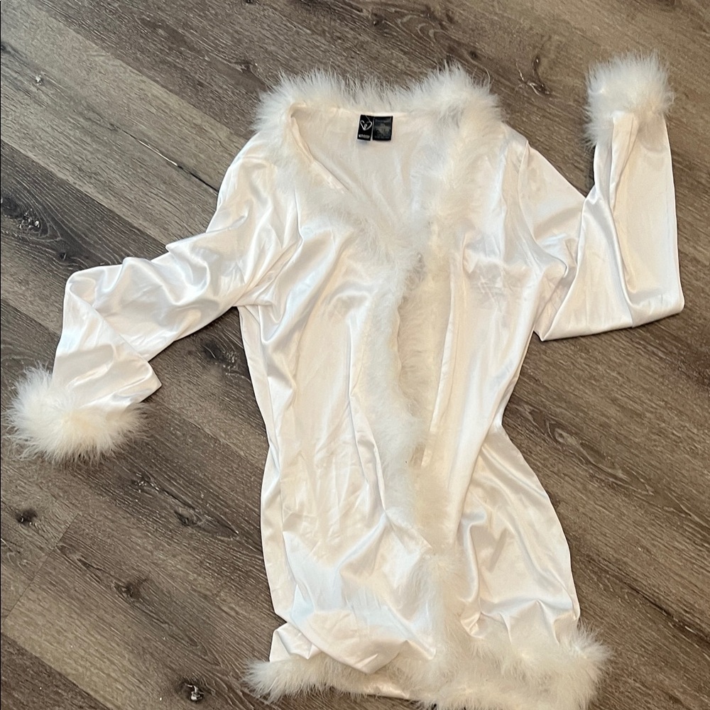 Windsor Ivory Faux Fur Trimmed Wrap
